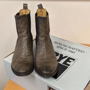 Frye Carson Chelsea Size 8 Charcoal